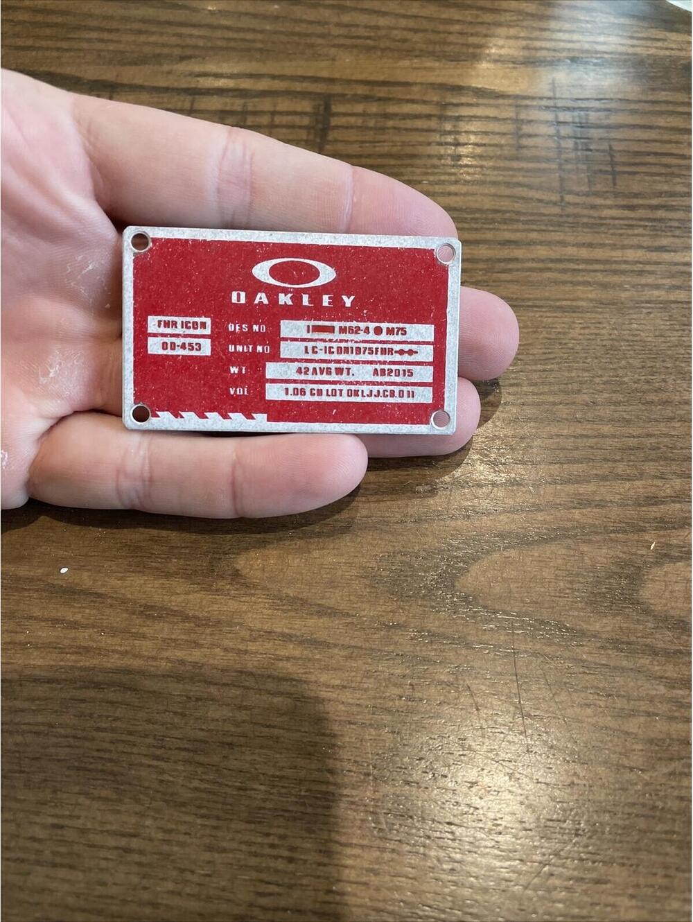 oakley fhr icon id tag for display